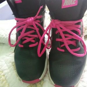 Brand new nike shoes
